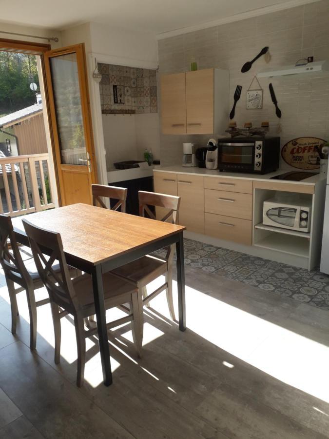Enclos savoyard Appartement meublé 1chambre 1 canapé lits 3personnes Grand-Aigueblanche Exterior foto