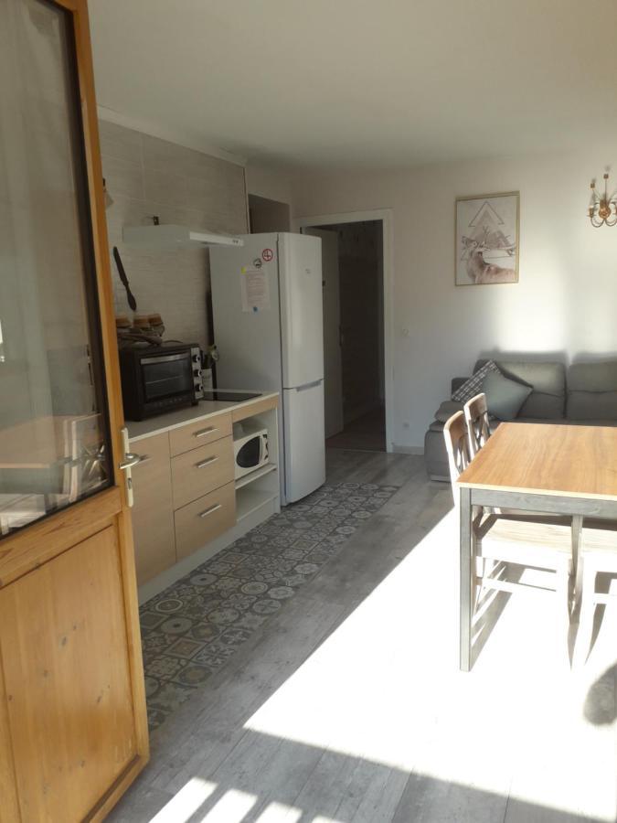 Enclos savoyard Appartement meublé 1chambre 1 canapé lits 3personnes Grand-Aigueblanche Exterior foto