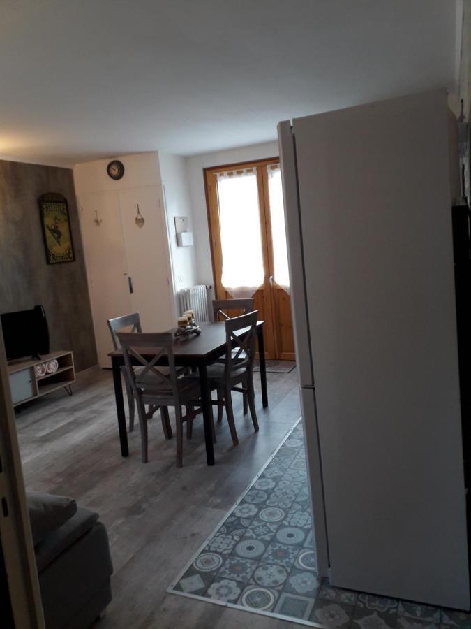 Enclos savoyard Appartement meublé 1chambre 1 canapé lits 3personnes Grand-Aigueblanche Exterior foto